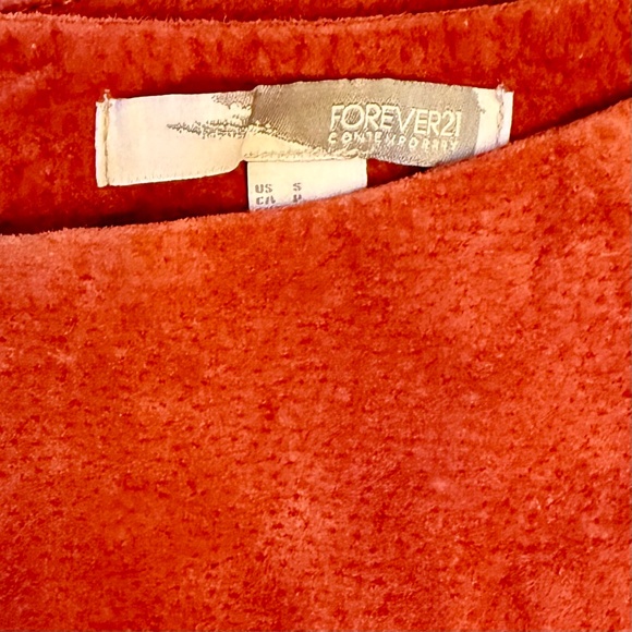 ❣️BNWOT❣️ 100% Leather Asymmetrical Forever 21 Contemporary Mini Skirt Size S - Picture 6 of 7